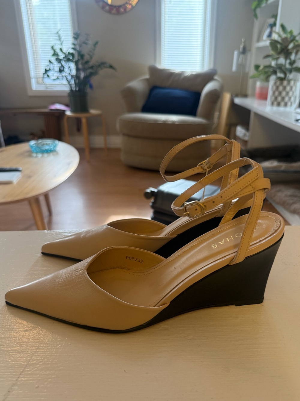 Women’s ALOHAS Polly Leather Wedge Pumps with Ankle Straps NWT